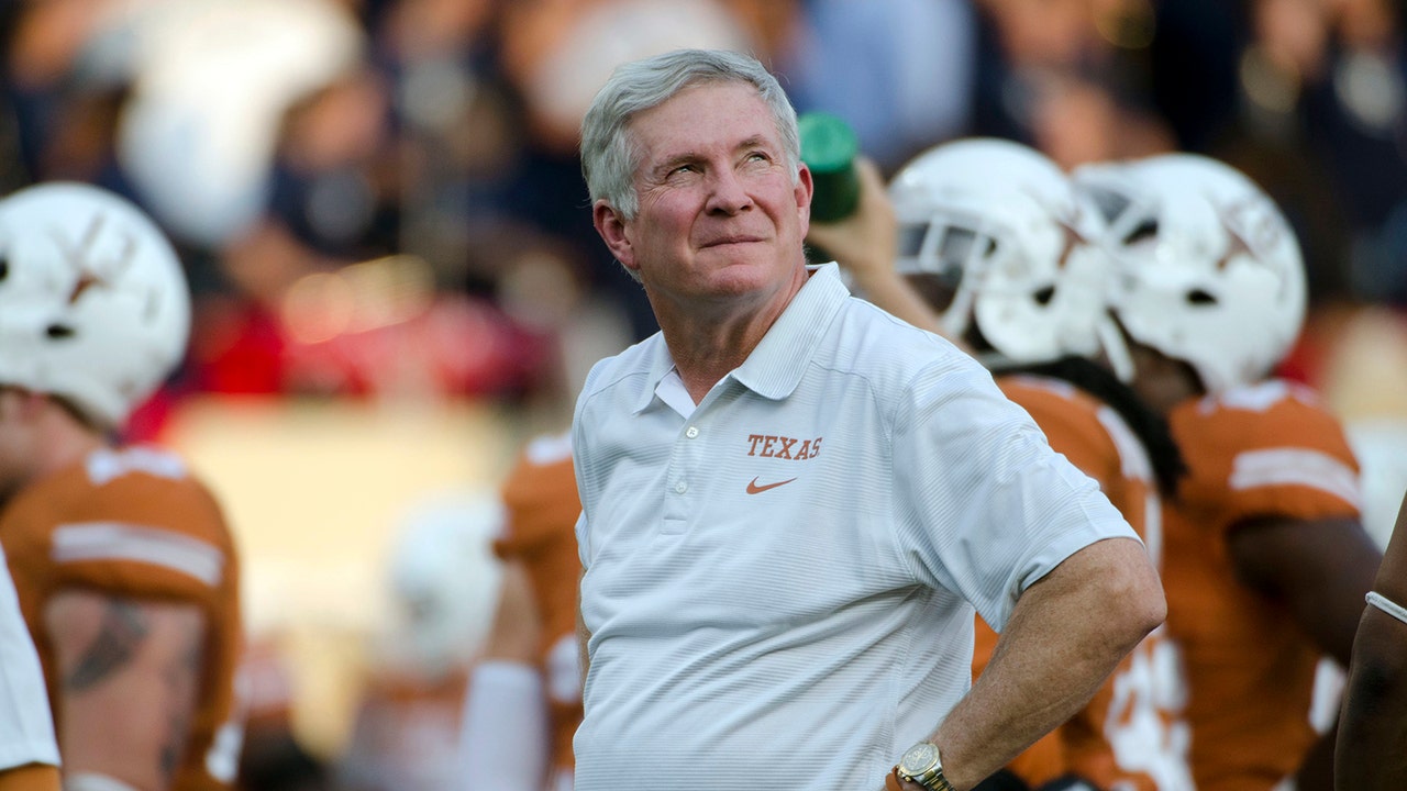 Texas coach Mack Brown steps down, will coach Alamo Bowl